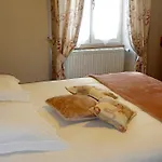 Logis La Renaissance فندق