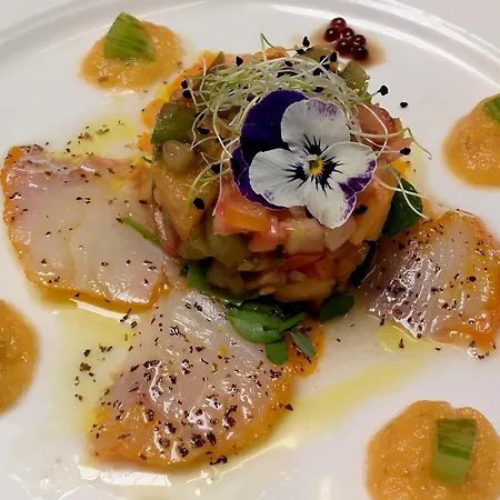 מלון Logis La Renaissance 3*